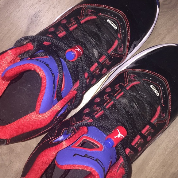 Blue/Red/Black Jordan’s Size: 6Y - Picture 3 of 4